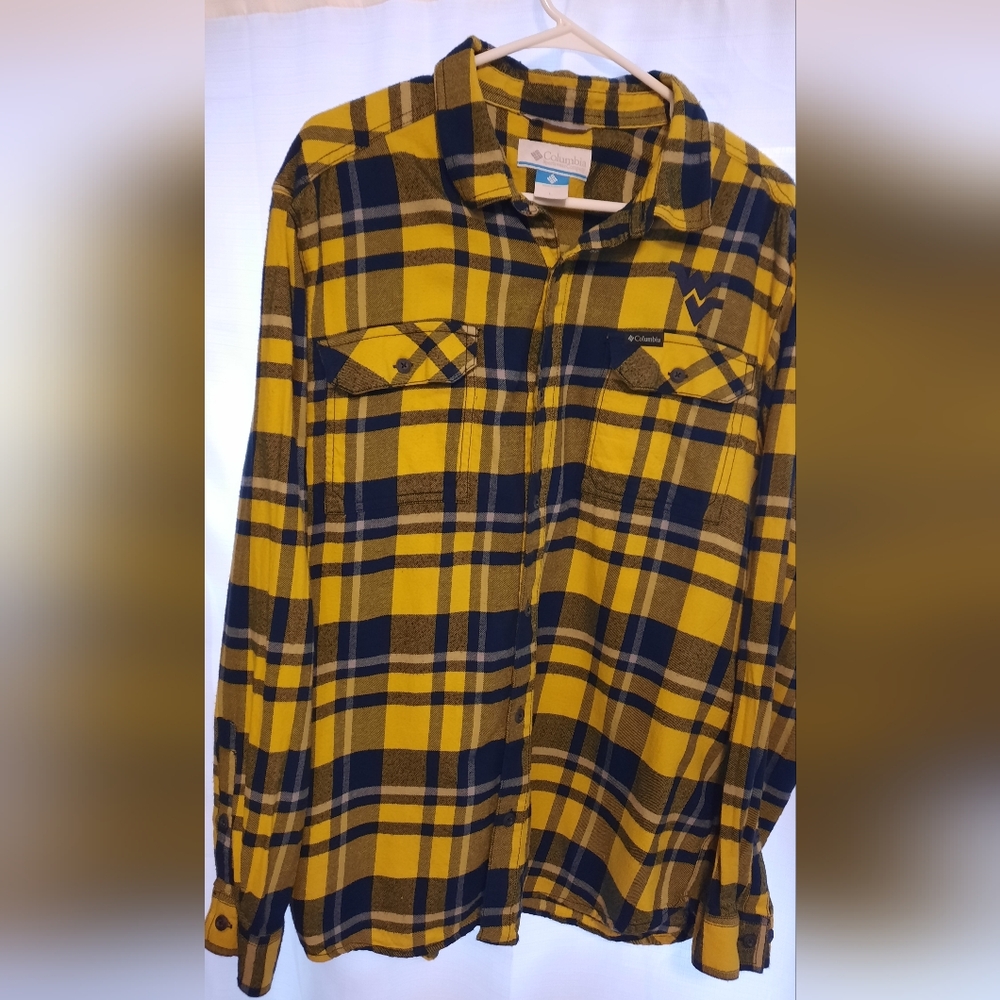 Columbia Yellow and Blue Plaid Casual Button Down Shirt